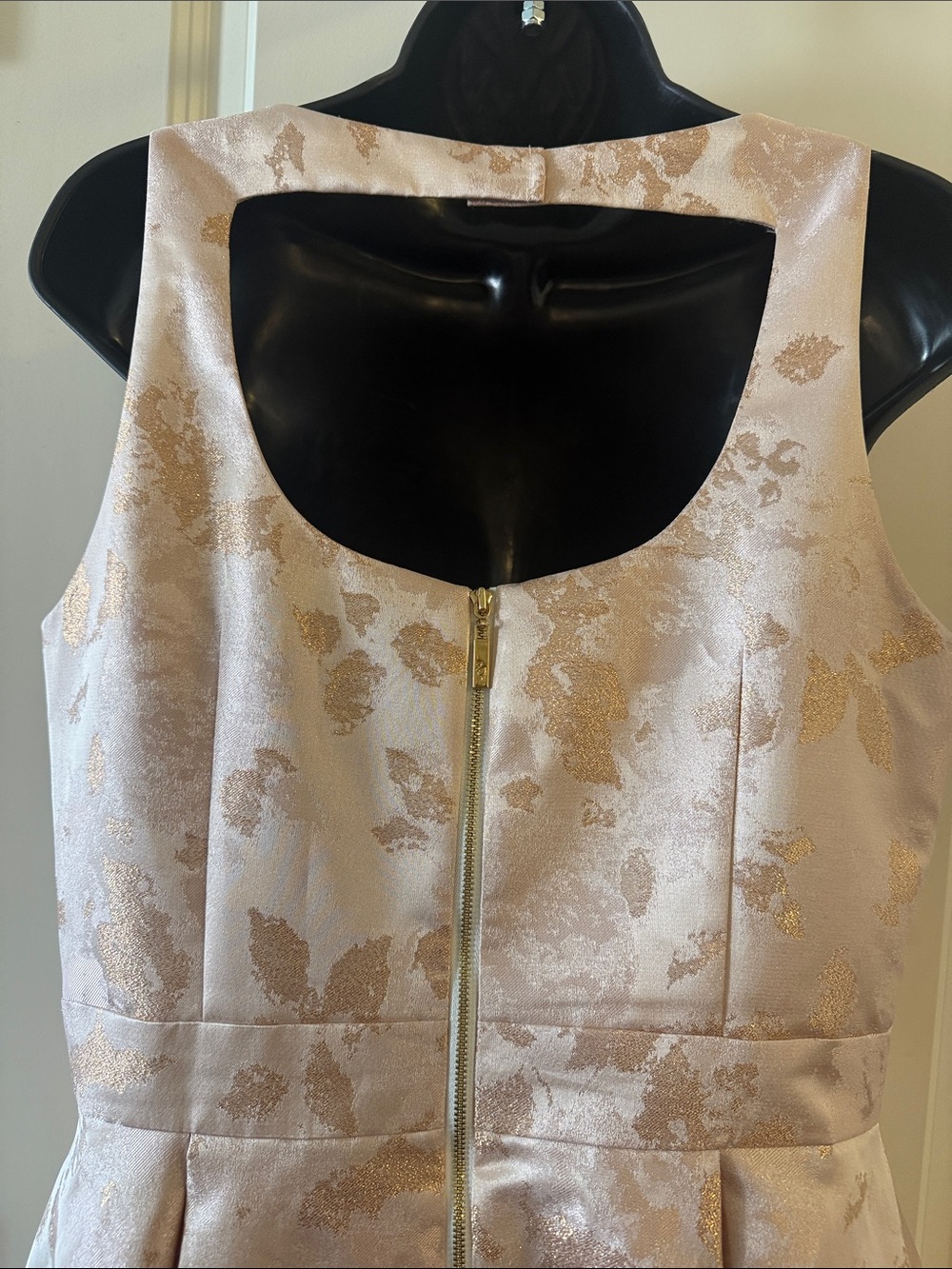 Eliza J Women’s Blush Pink & Gold Jacquard Party Dress with Embellished Belt 10 - Picture 6 of 10